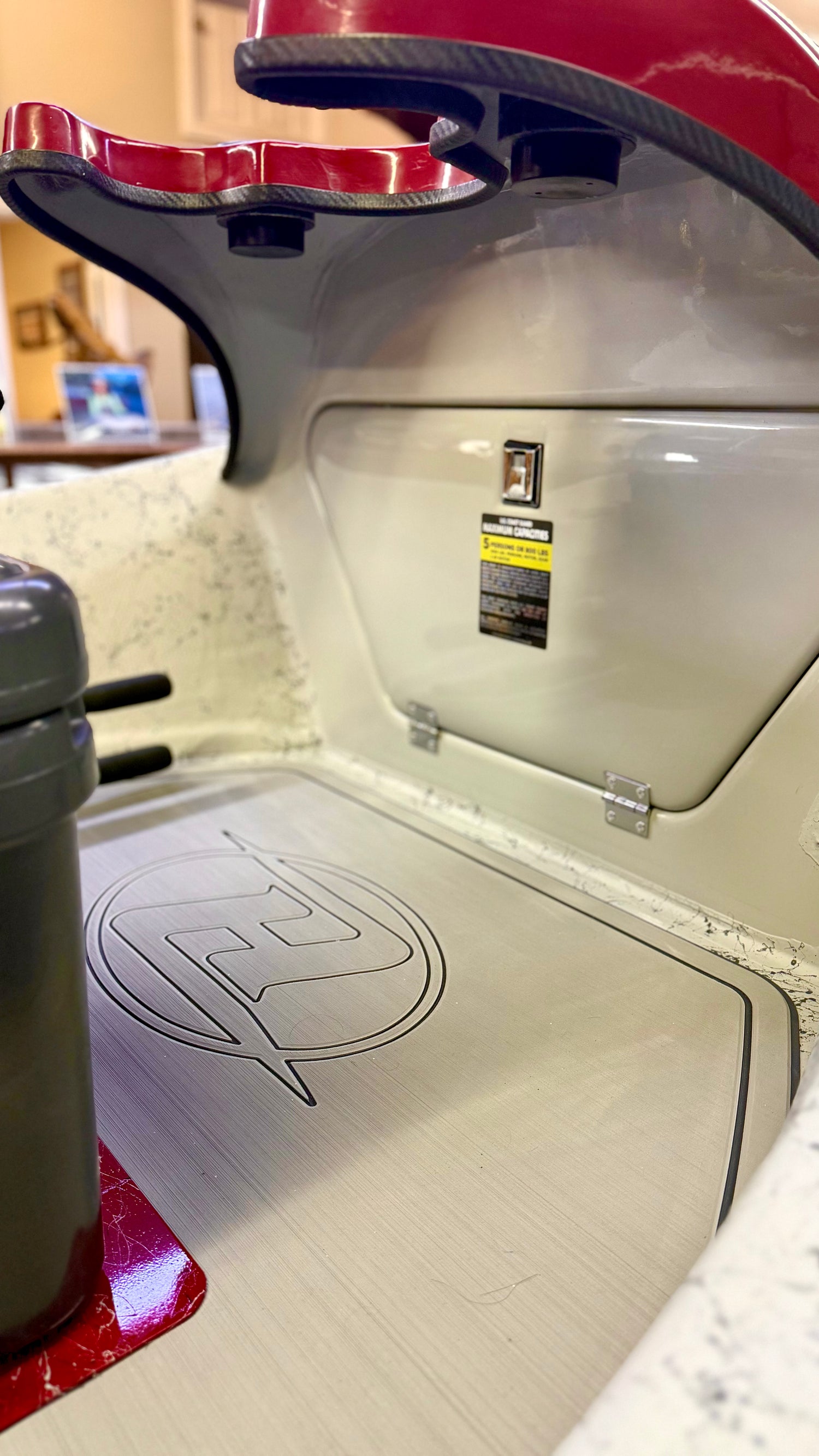 Showroom XL Low Profile